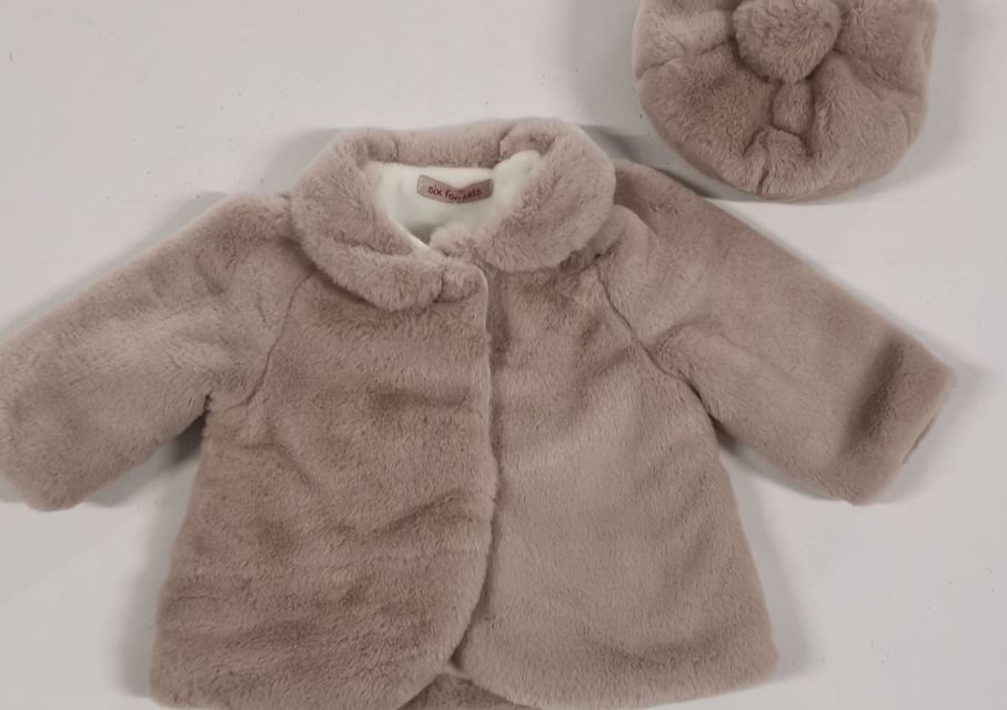 Blanita de botez Lara